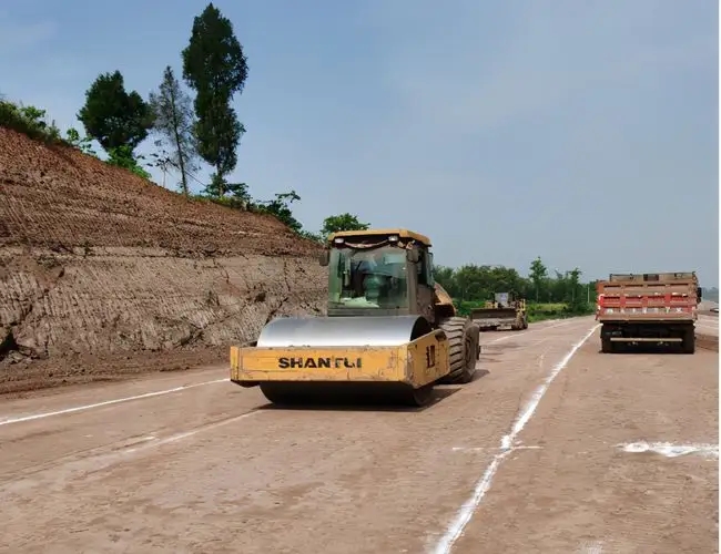 建邺道路施工